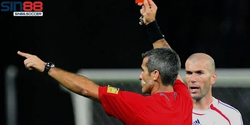 Các nhân tố có khả năng tác động đến số lượng thẻ phạt